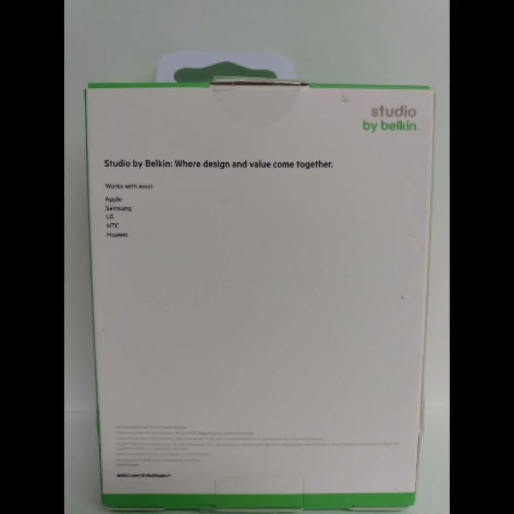 Studio by Belkin universal 2 port charge-New in Box - Picture 2 of 4